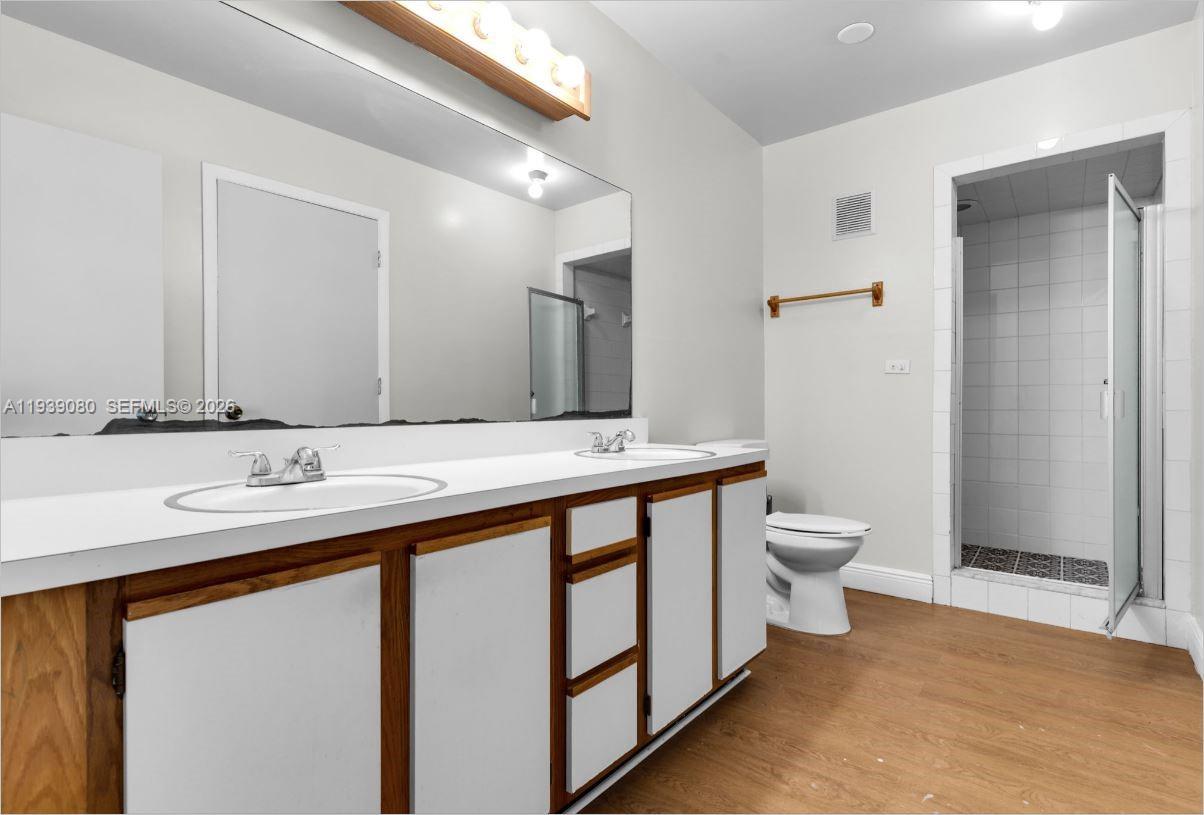 NARANJA LAKES CONDO NO 5 - Residential