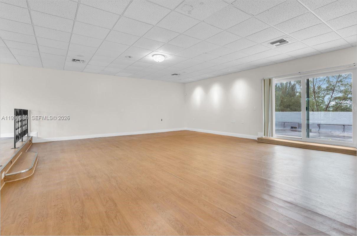 NARANJA LAKES CONDO NO 5 - Residential