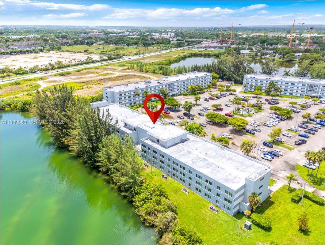 NARANJA LAKES CONDO NO 5 - Residential