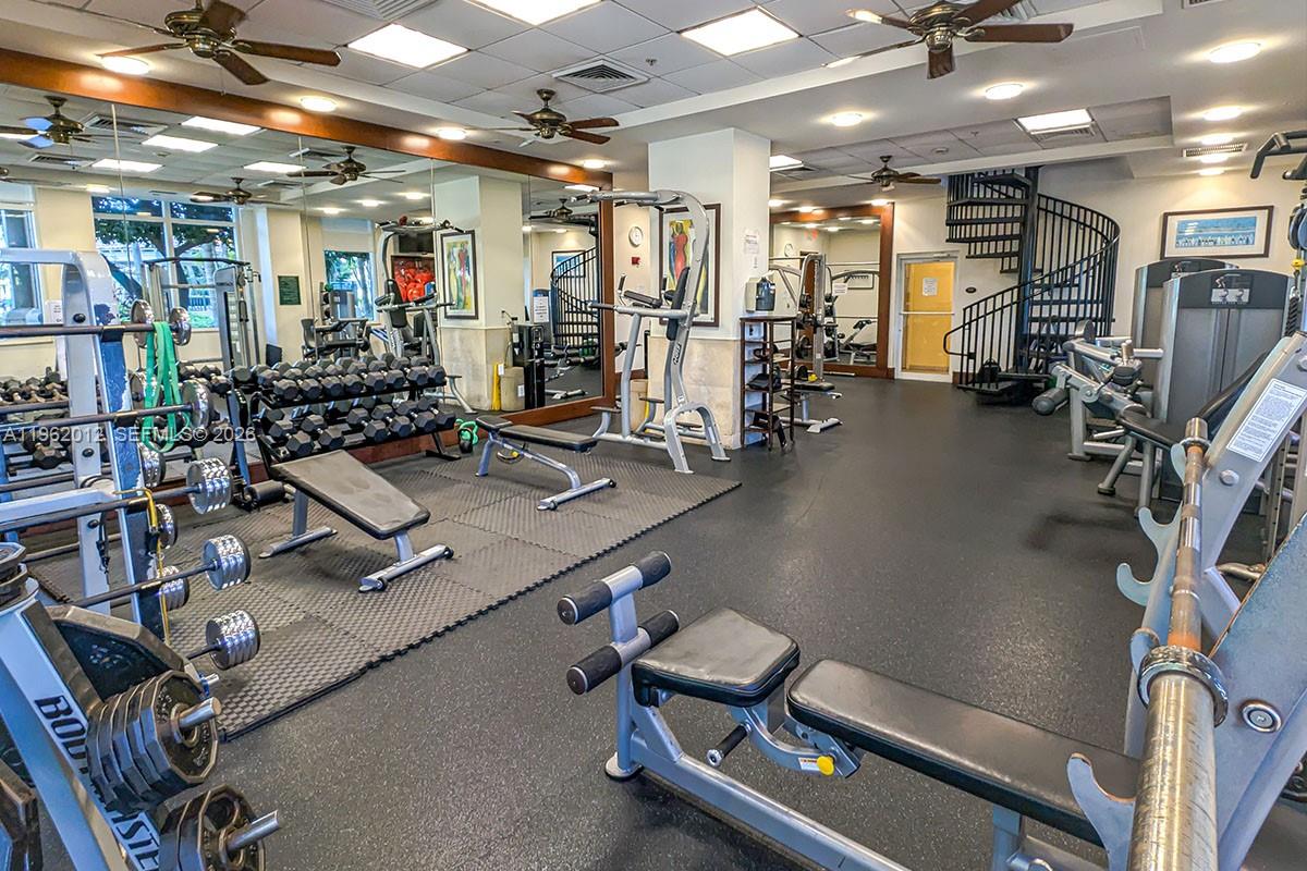 TURNBERRY ON THE GREEN CO - Residential