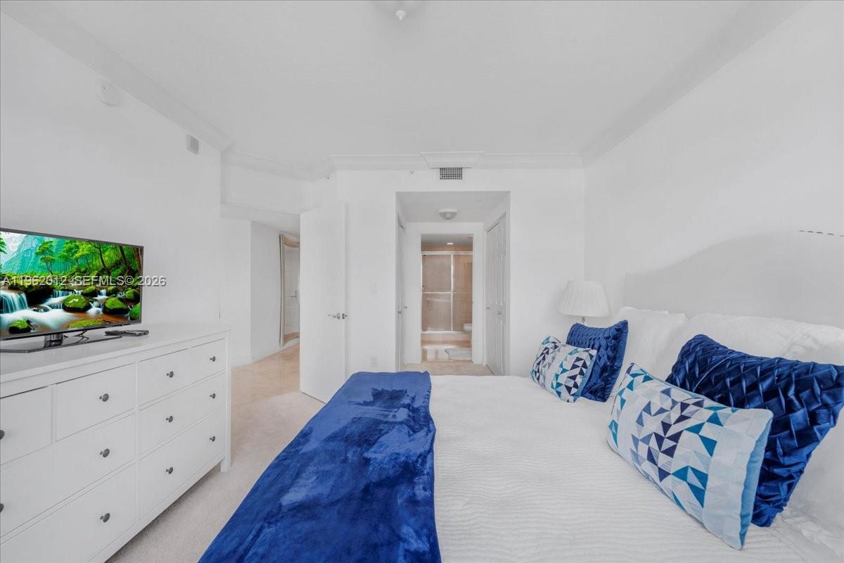 TURNBERRY ON THE GREEN CO - Residential