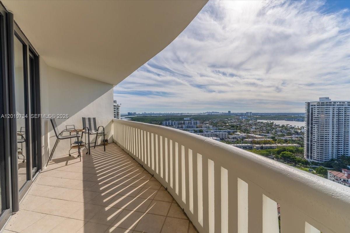 3000 ISL BLVD WILLIAMS IS - Residential