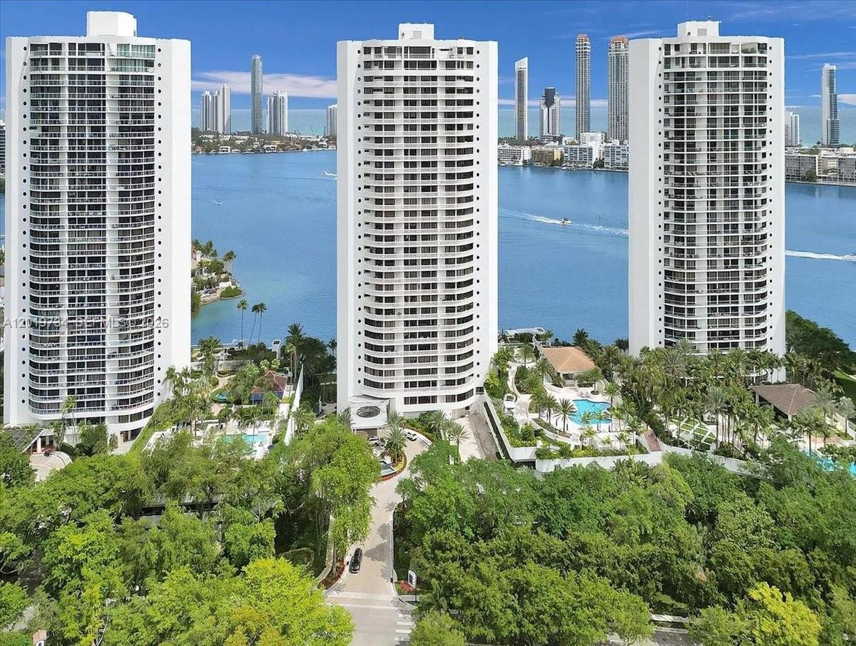 3000 ISL BLVD WILLIAMS IS - Residential