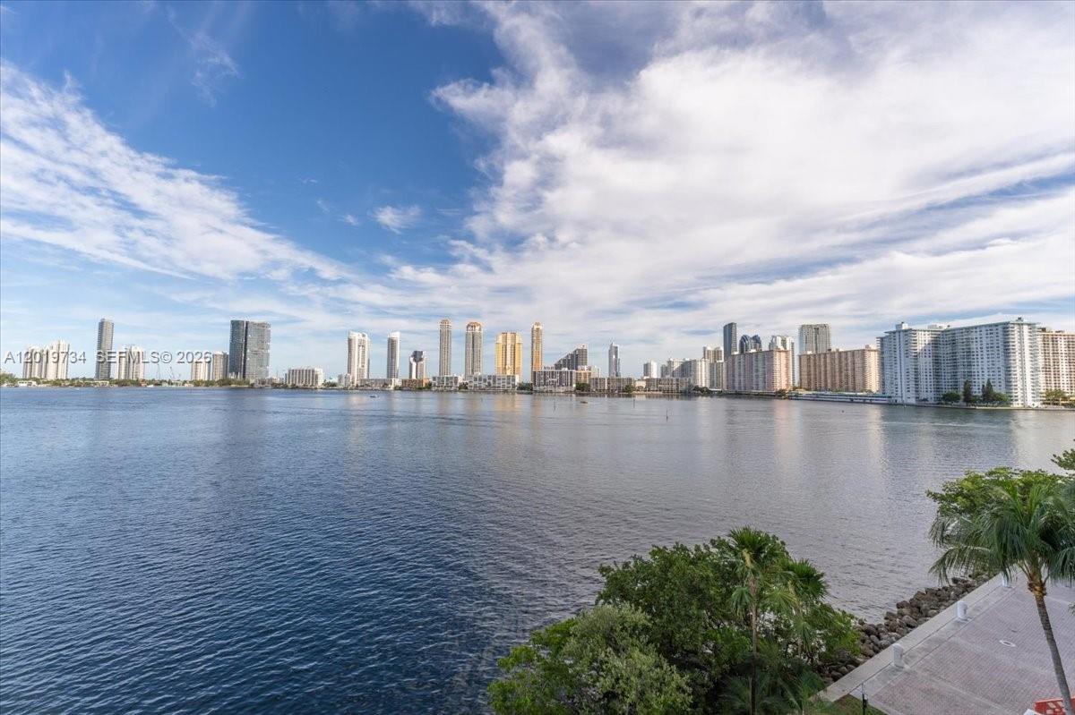 3000 ISL BLVD WILLIAMS IS - Residential