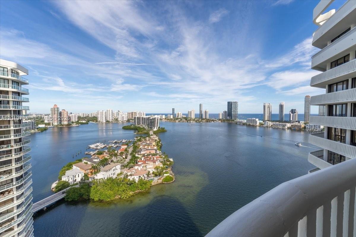 3000 ISL BLVD WILLIAMS IS - Residential