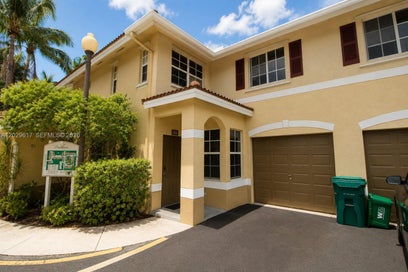 734 NE 90th St 301 Miami FL 33138