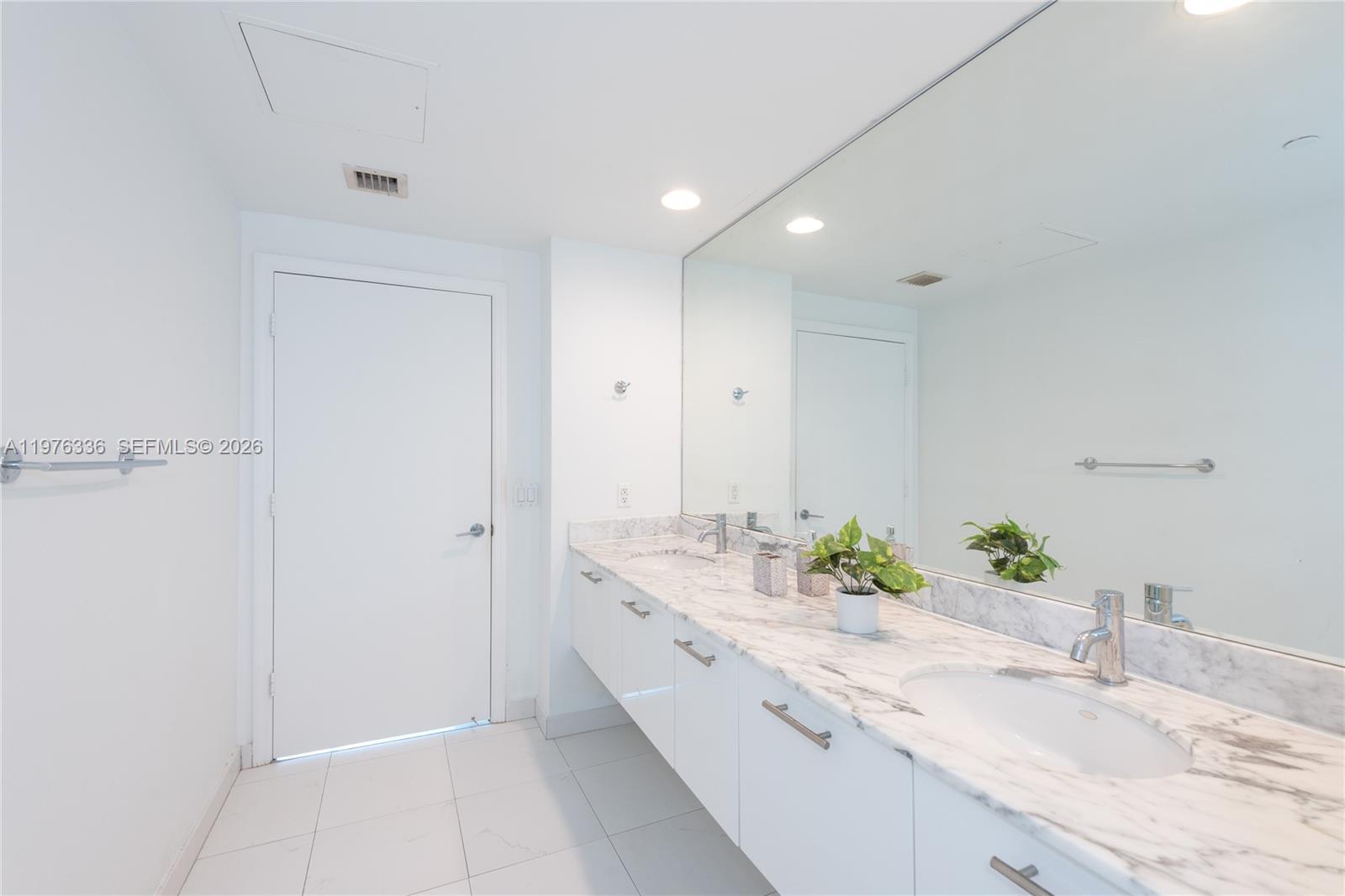 500 BRICKELL EAST CONDO - Residential Lease