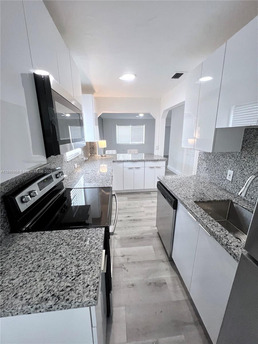 OVERBROOK SHORES NO-2 - Residential Lease