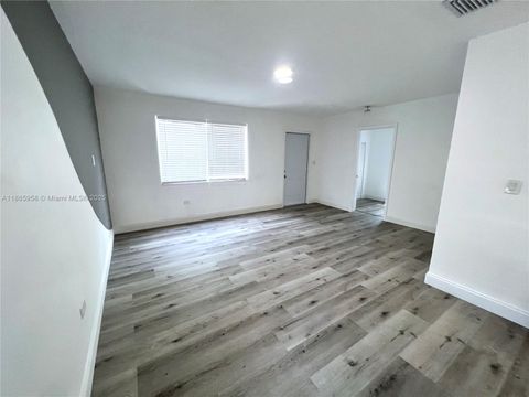 140 NW 124th St 0 North Miami FL 33168