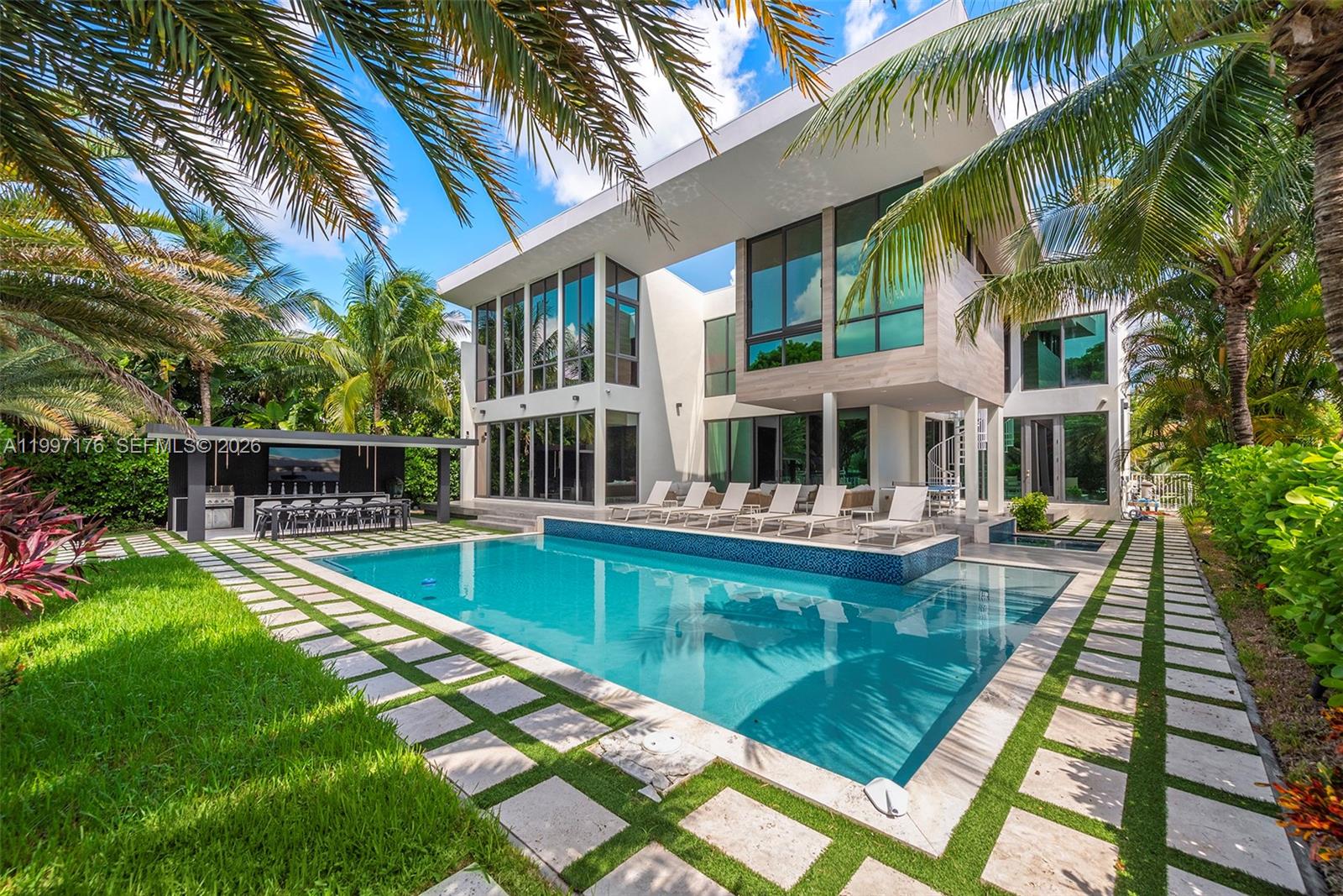 GOLDEN ISLES ESTATES - Residential