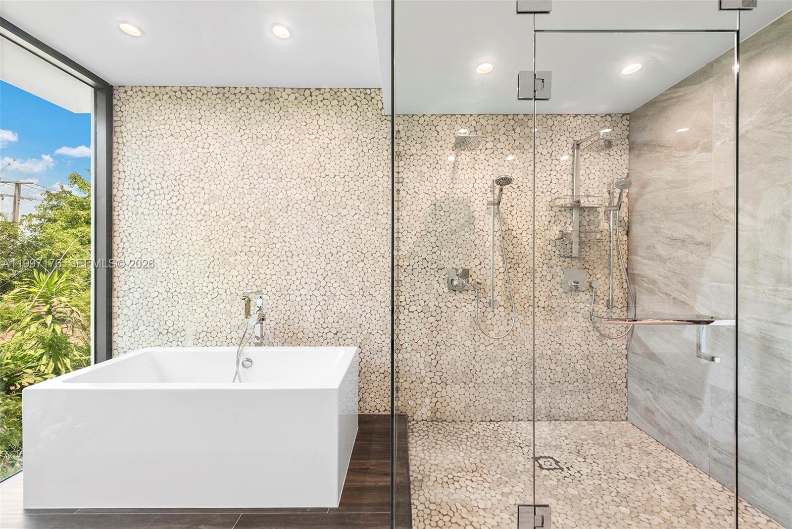 GOLDEN ISLES ESTATES - Residential