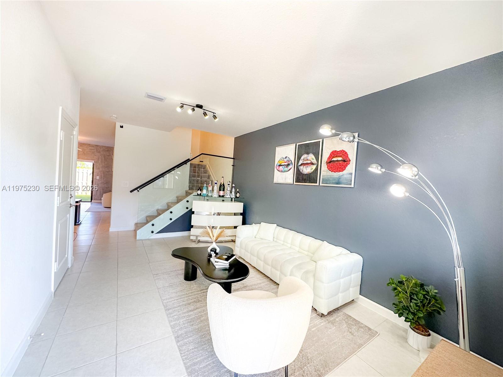 SILVER PALM RESIDENTIAL H - Residential