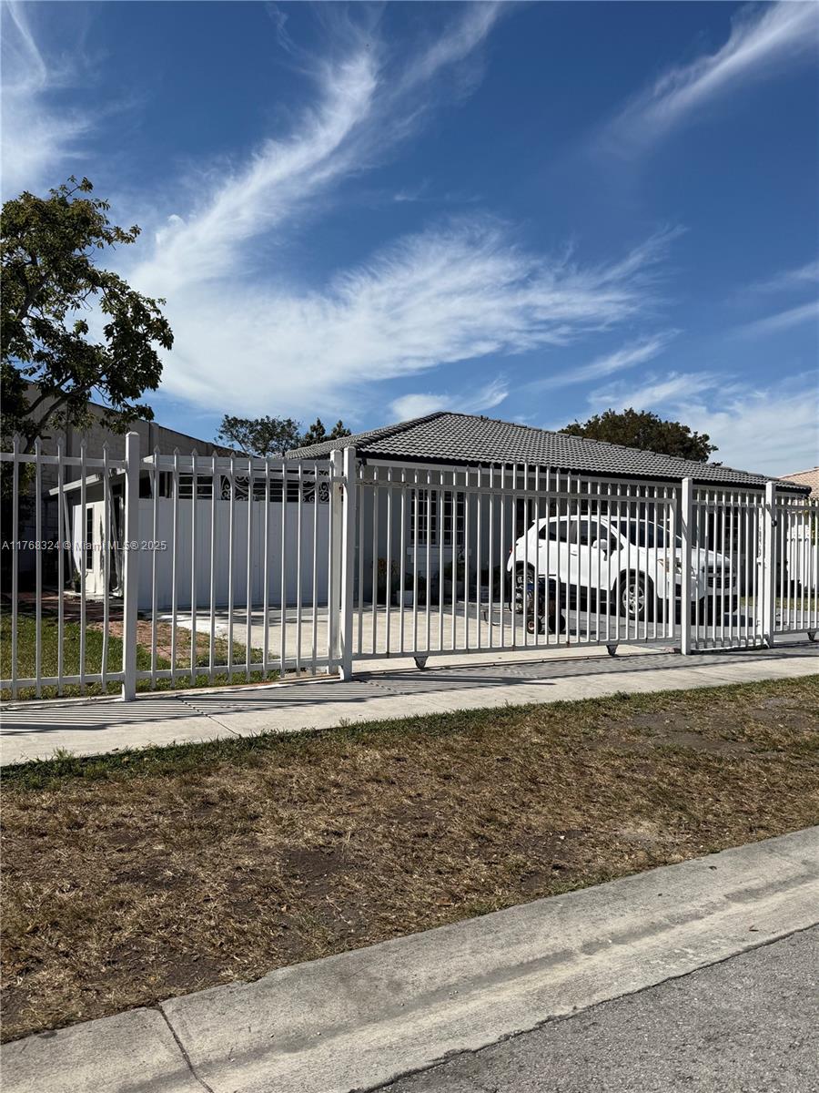 Rental Property at 13020 Sw 265th St, Homestead, Miami-Dade County, Florida - Bedrooms: 1 
Bathrooms: 1  - $1,300 MO.