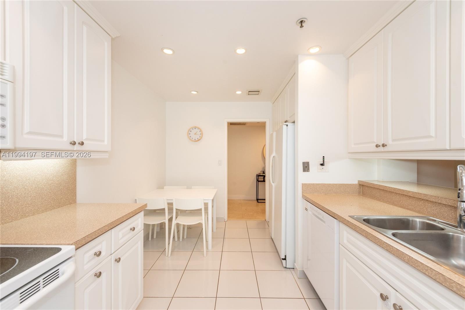 KEY COLONY NO 2 CONDO - Residential Lease