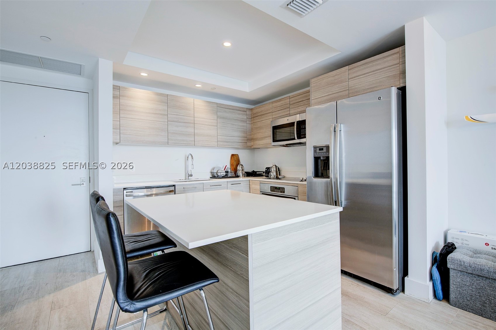 121 NE 34th St 1111