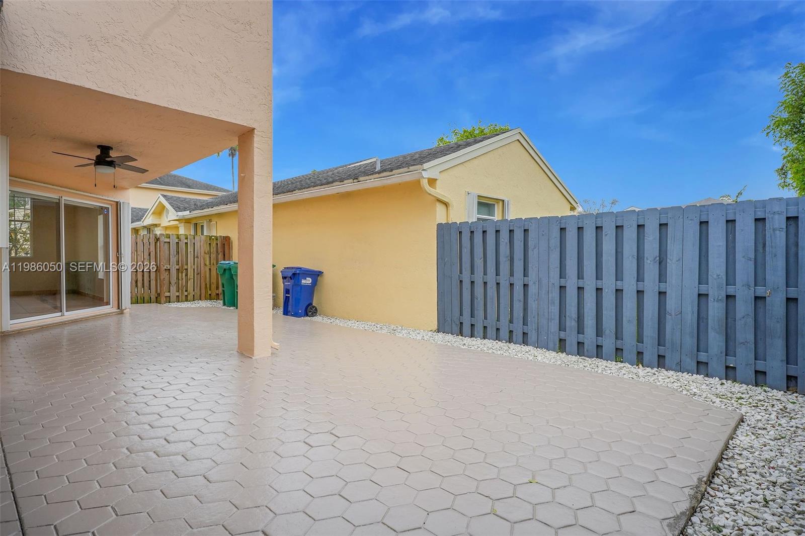 AMARETTO - Residential Lease