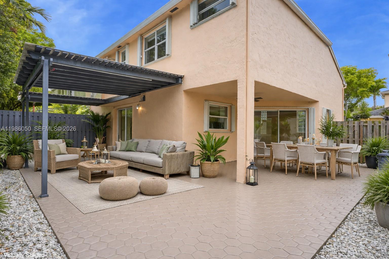 AMARETTO - Residential Lease