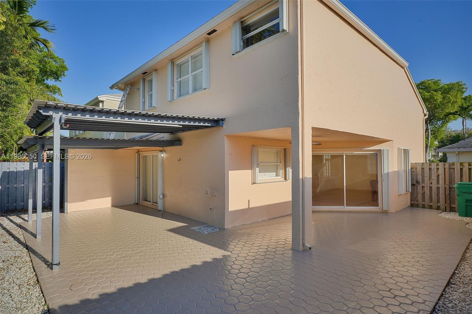 AMARETTO - Residential Lease