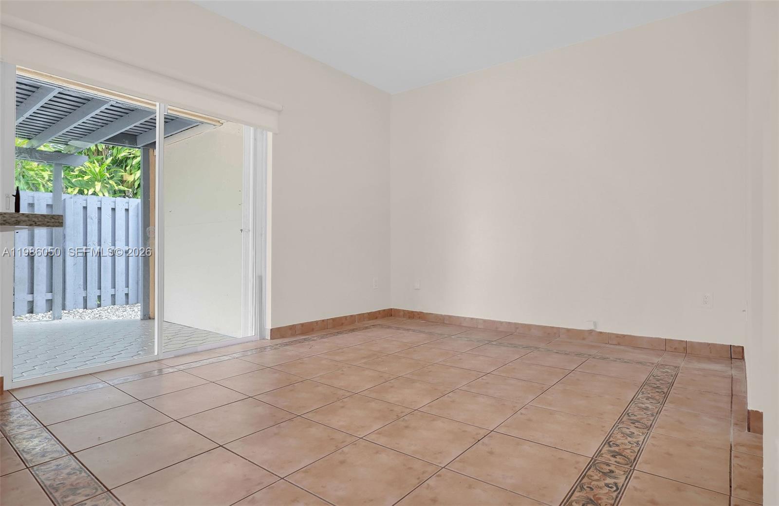 AMARETTO - Residential Lease