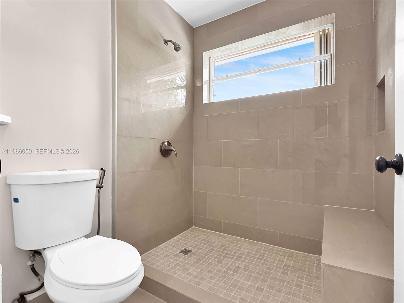 AMARETTO - Residential Lease