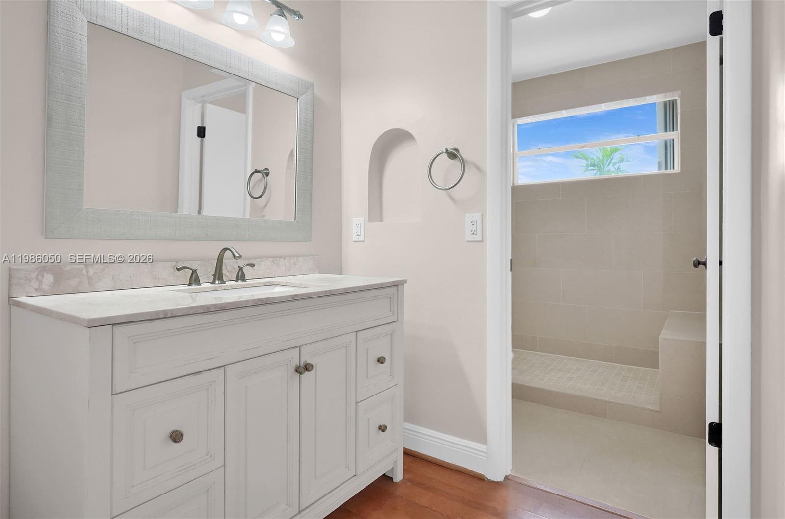 AMARETTO - Residential Lease