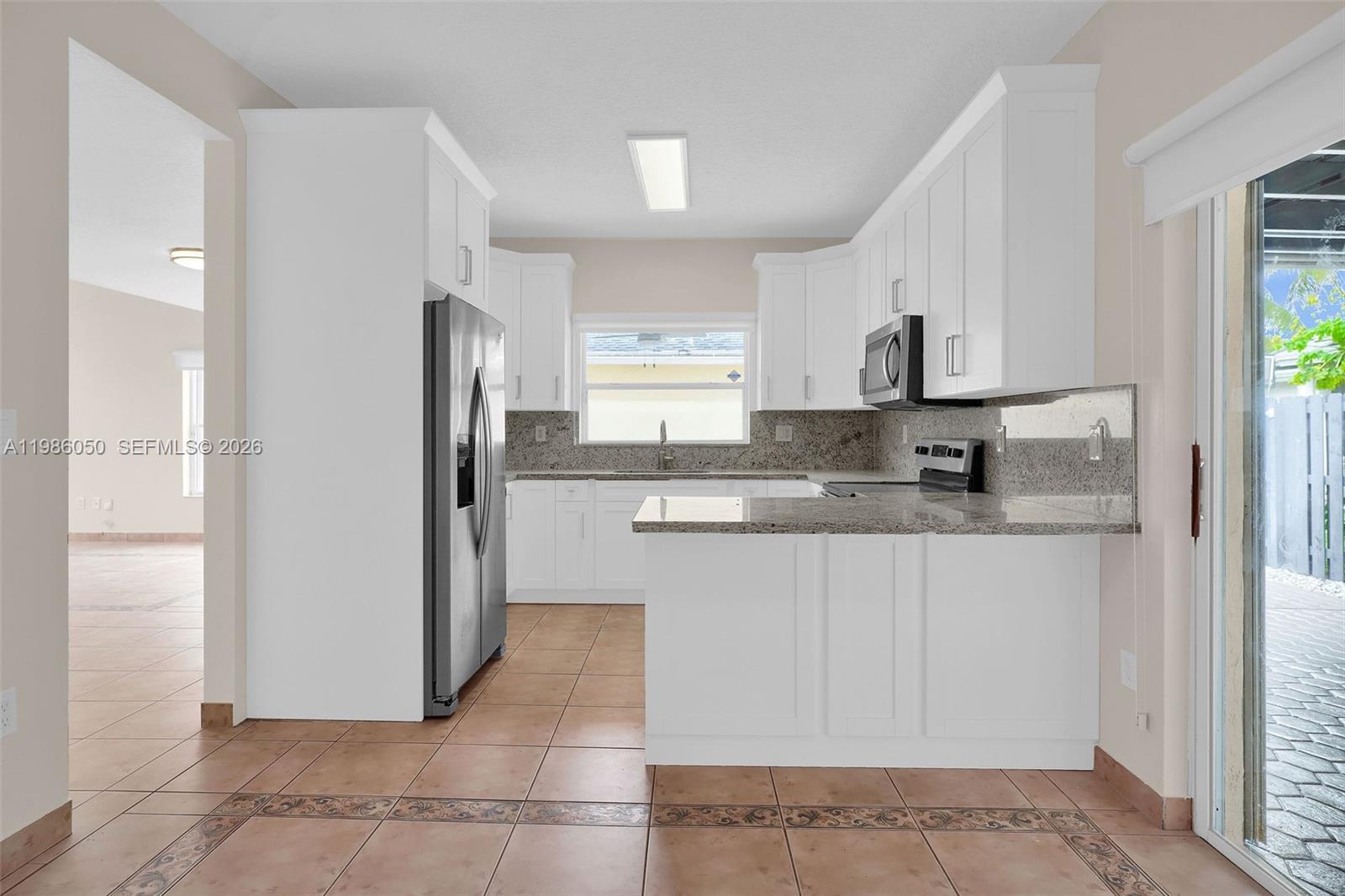 AMARETTO - Residential Lease