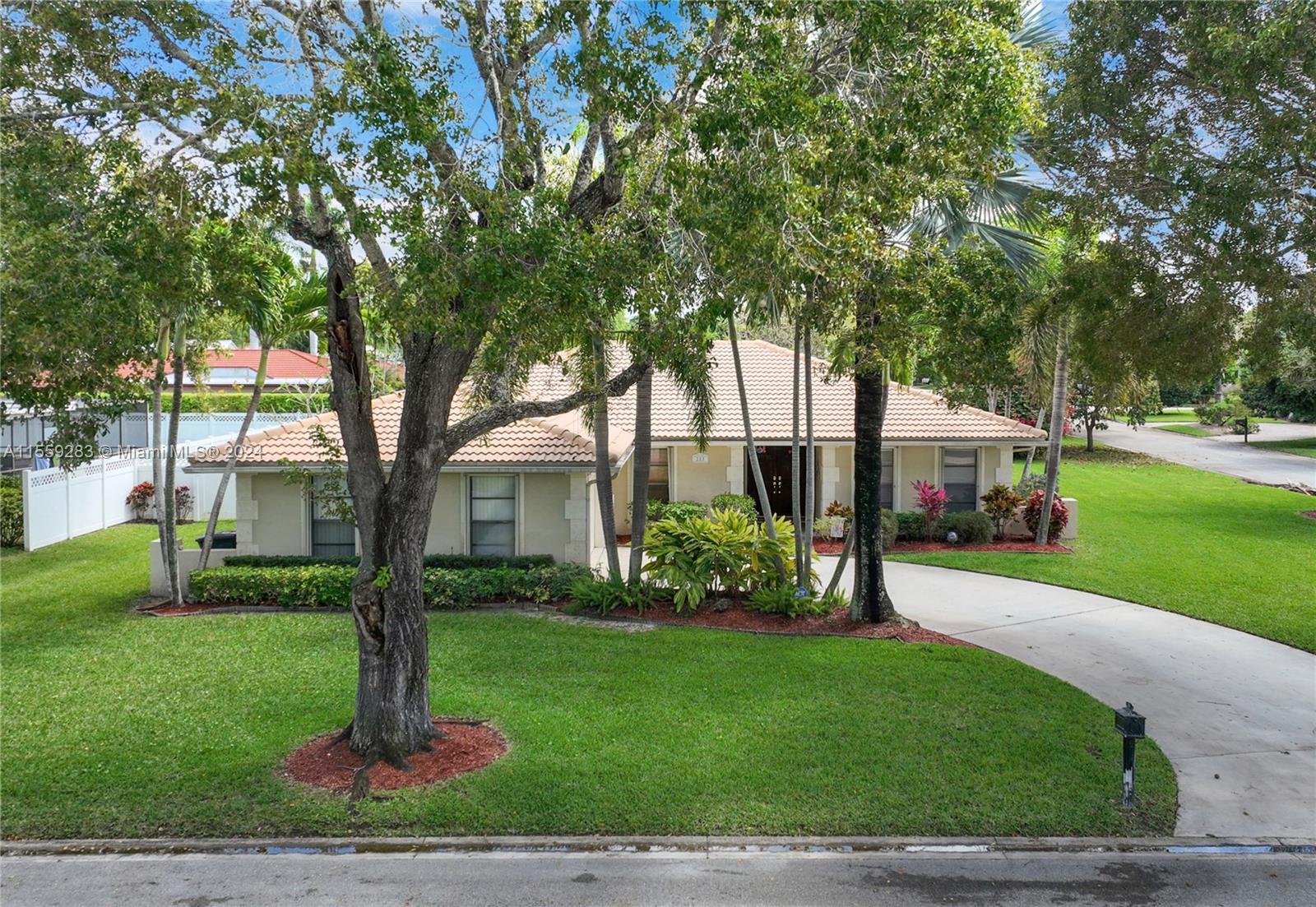 Property for Sale at 213 Nw 92nd Ter Ter, Coral Springs, Broward County, Florida - Bedrooms: 4 
Bathrooms: 2  - $699,500