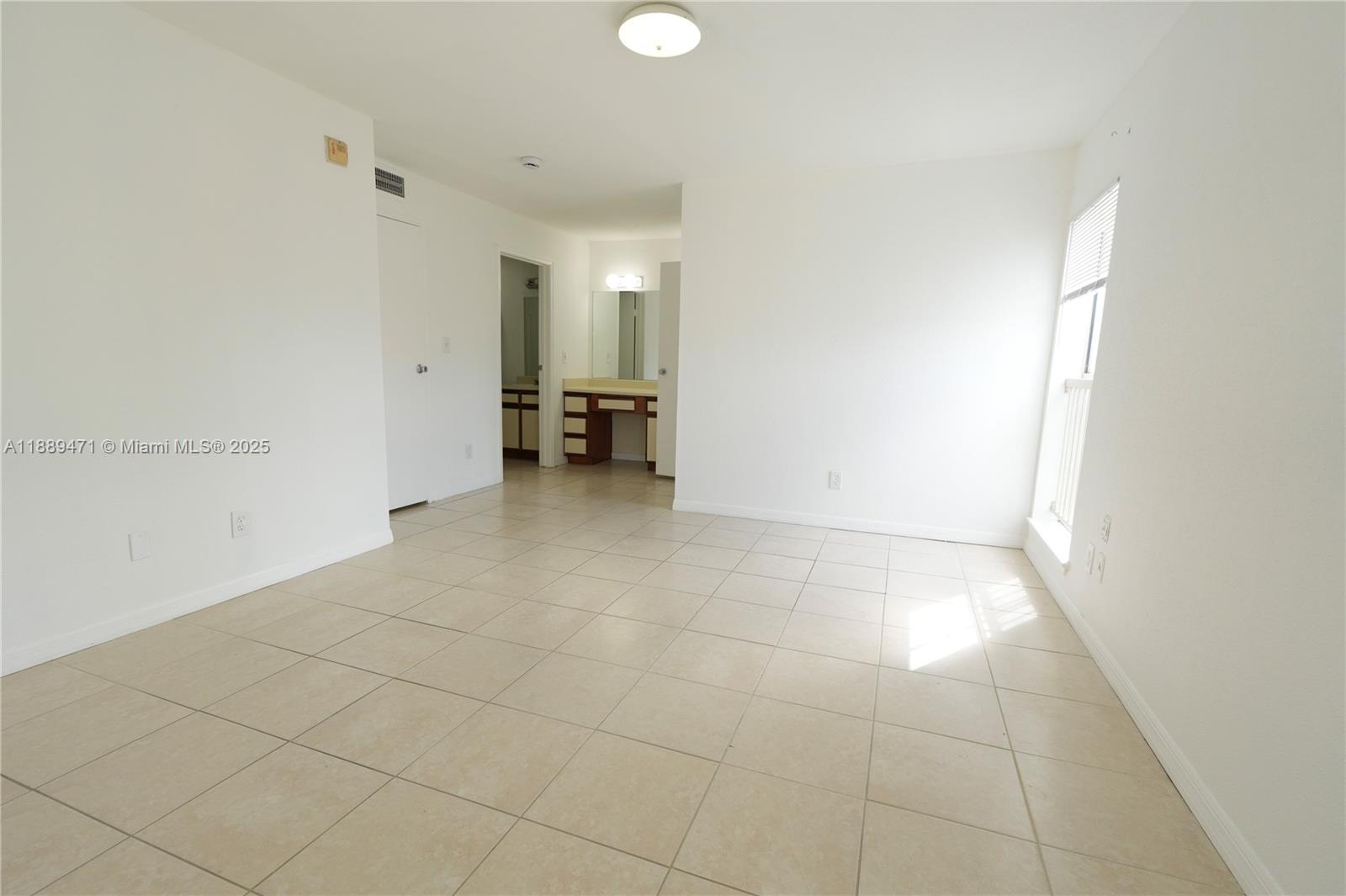 SAVANNAH AT RIVERSIDE CON - Residential Lease