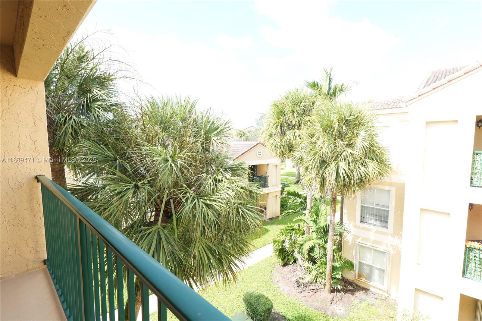 SAVANNAH AT RIVERSIDE CON - Residential Lease