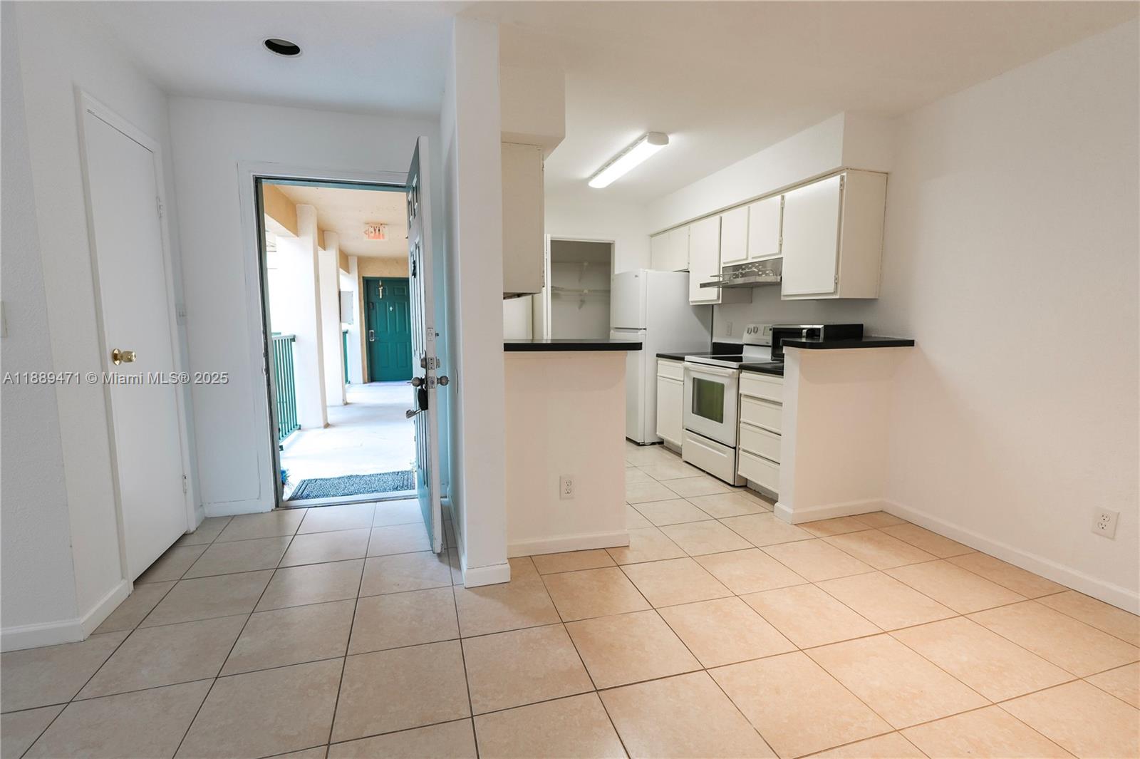 SAVANNAH AT RIVERSIDE CON - Residential Lease