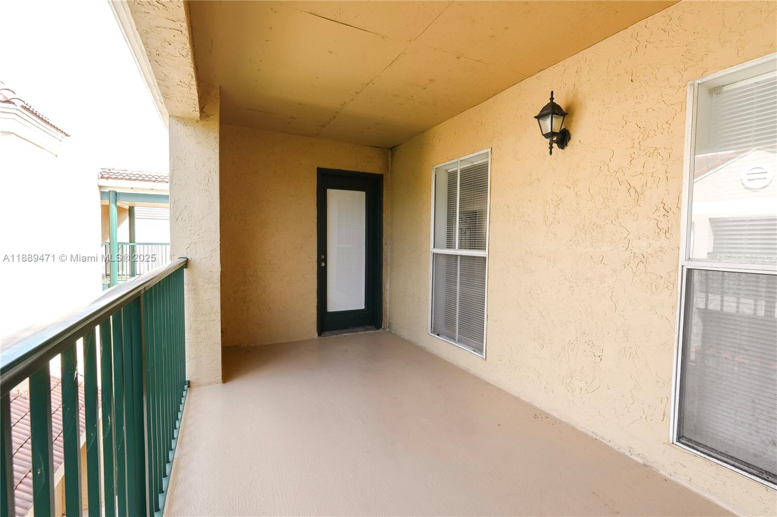 SAVANNAH AT RIVERSIDE CON - Residential Lease