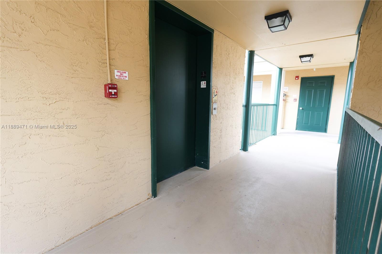 SAVANNAH AT RIVERSIDE CON - Residential Lease
