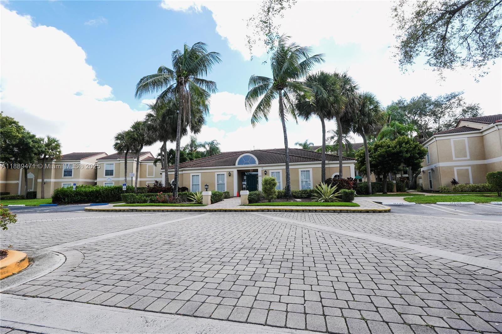 SAVANNAH AT RIVERSIDE CON - Residential Lease