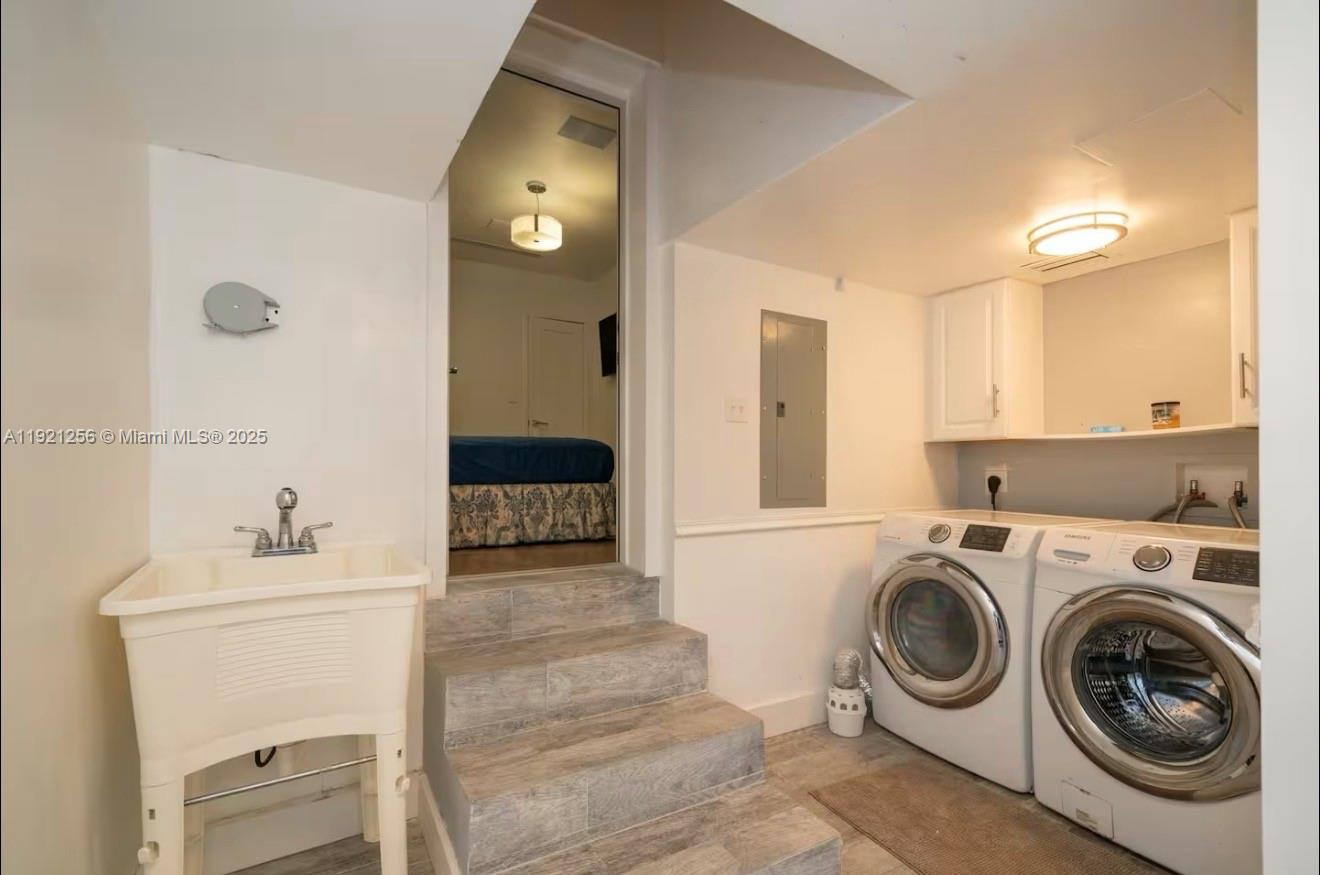 BRICKELL FLAGLER - Residential Lease