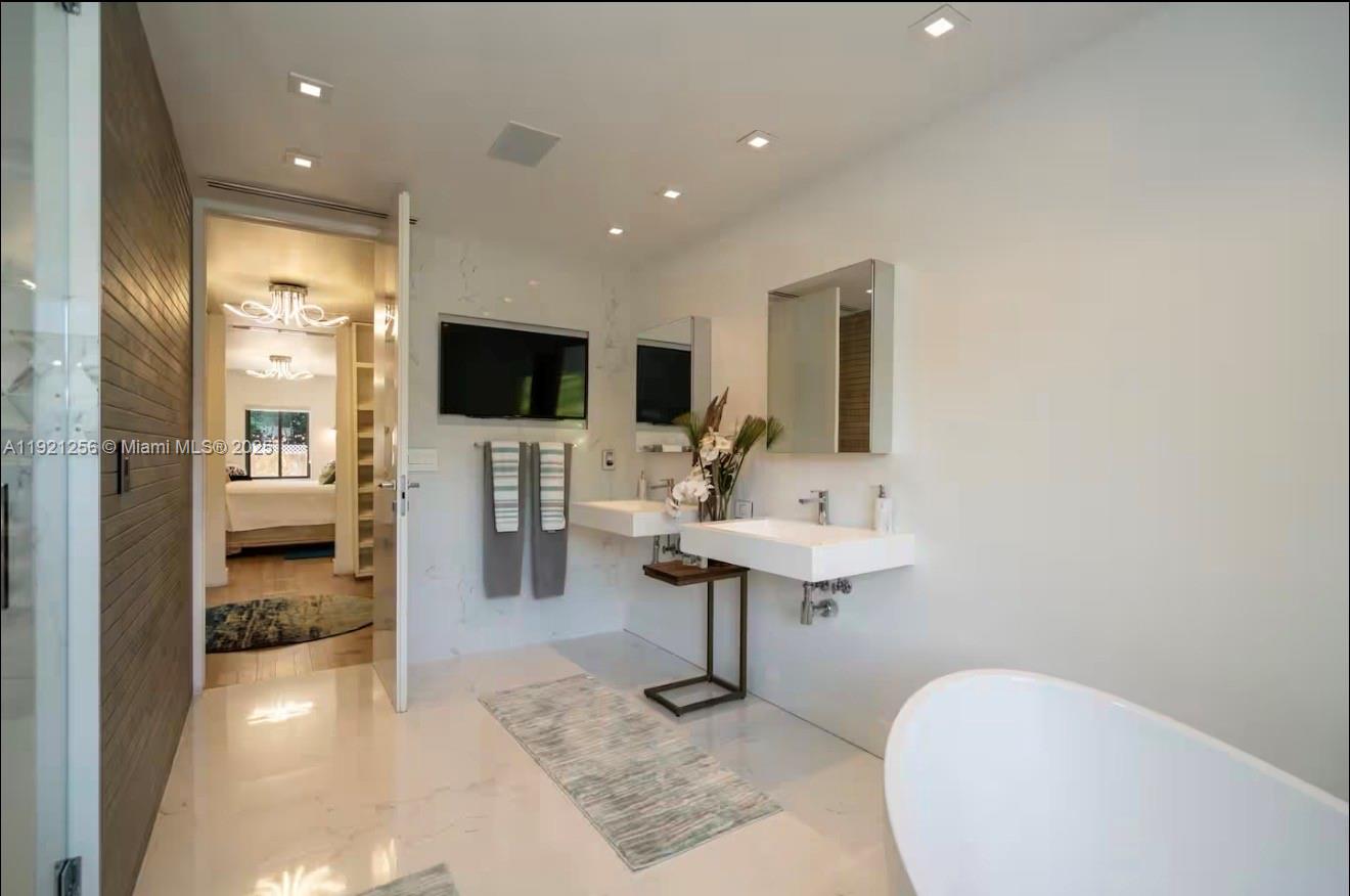 BRICKELL FLAGLER - Residential Lease