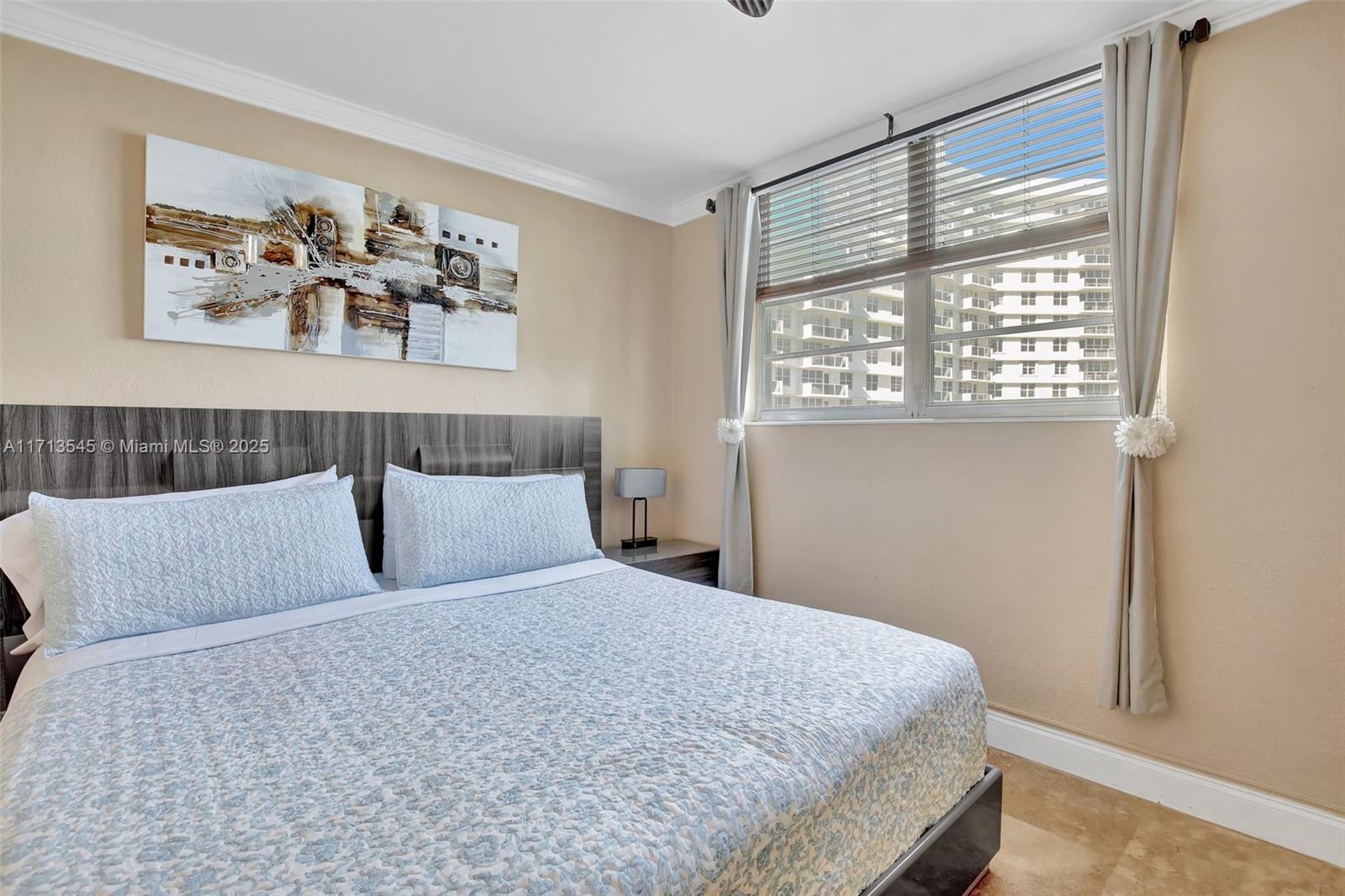 TIDES ON HOLLYWOOD BEACH - Residential