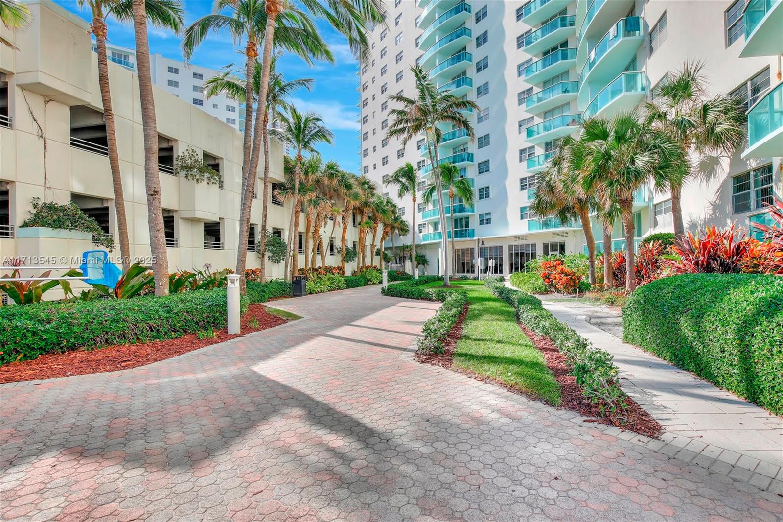 TIDES ON HOLLYWOOD BEACH - Residential