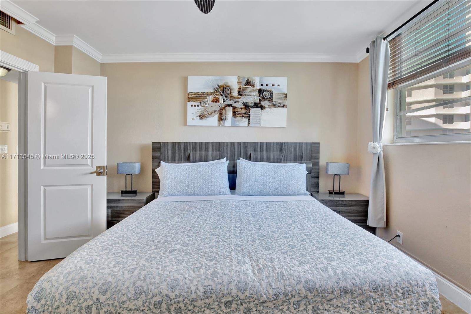 TIDES ON HOLLYWOOD BEACH - Residential