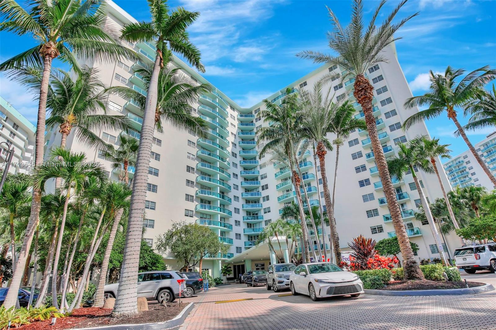 TIDES ON HOLLYWOOD BEACH - Residential