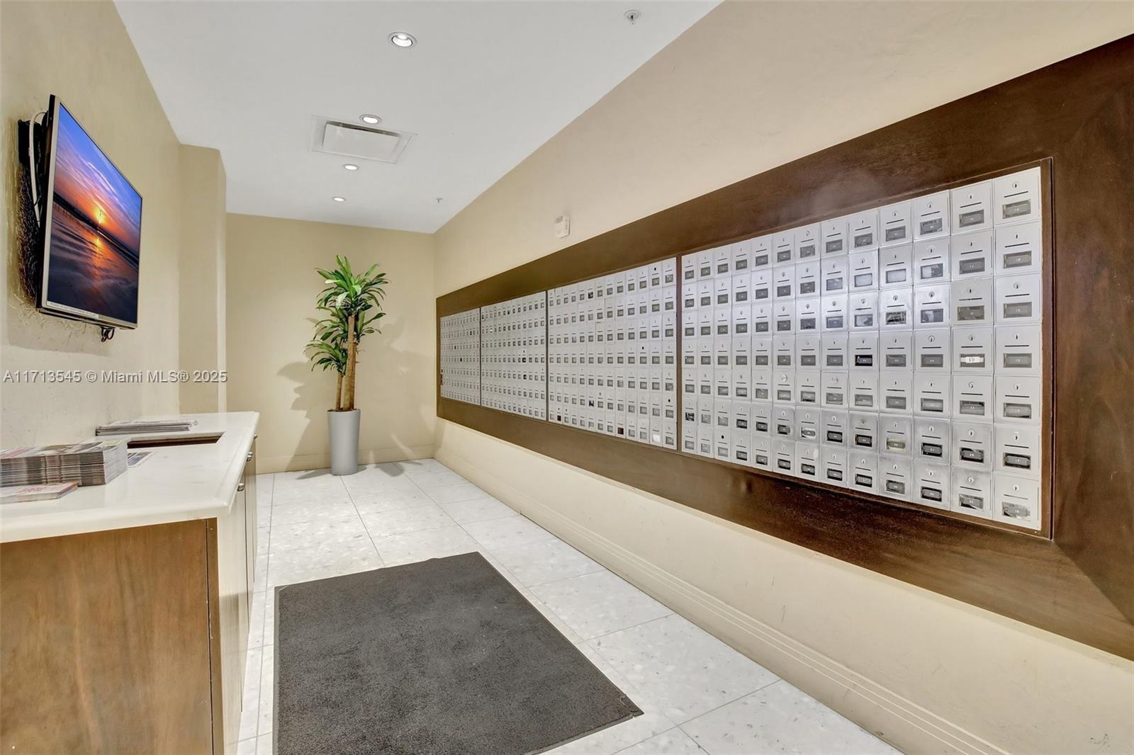 TIDES ON HOLLYWOOD BEACH - Residential