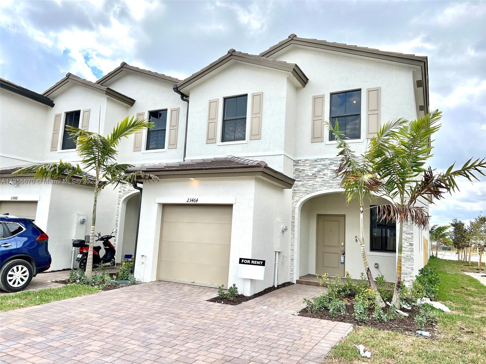 BRAND NEW TOWNHOME AT THE NEW LENNAR COMMUNITY SIENA RESERVES SOUTH. 3 BED AND 2.5 BATH READY TO MOVE IN!!!! CLOSE TO MANY SHOPPING PLAZAS, THE FALLS MALL, RESTAURANTS, URGENT CARES AND MORE. EASY TO SHOW!!!
