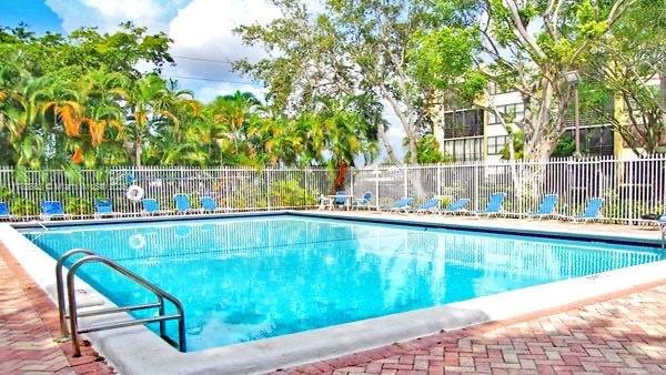 20200 W Country Club Dr 101