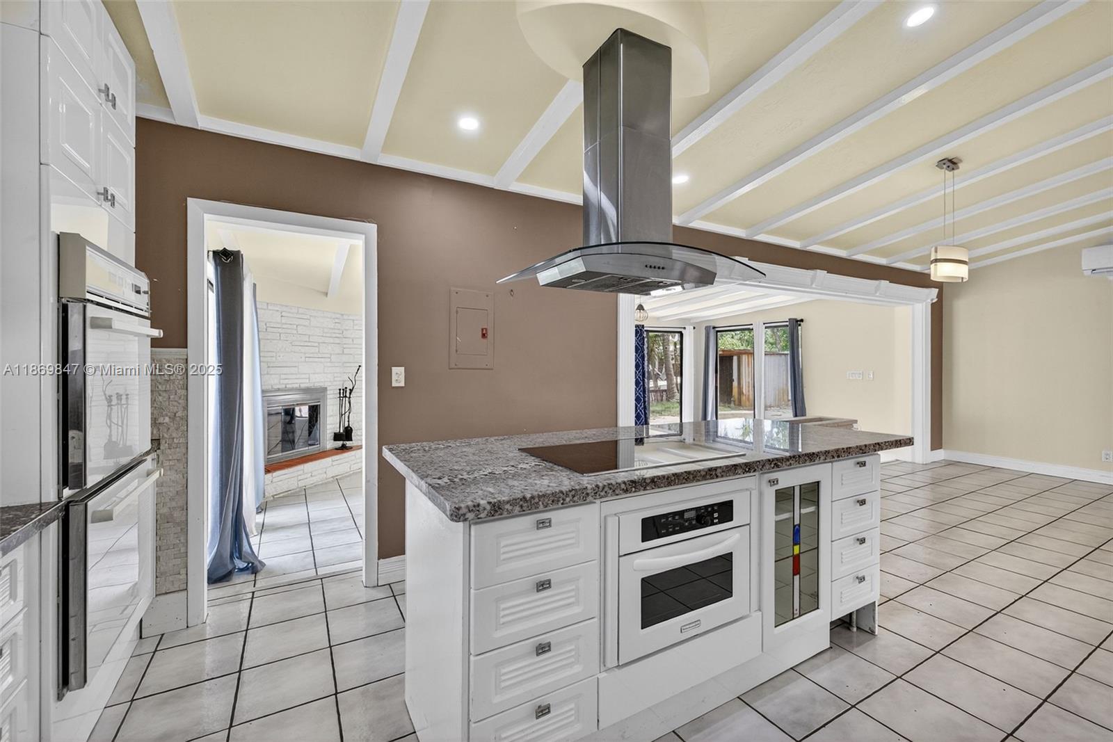 LAUDERDALE ISLES NO 2 - Residential Lease