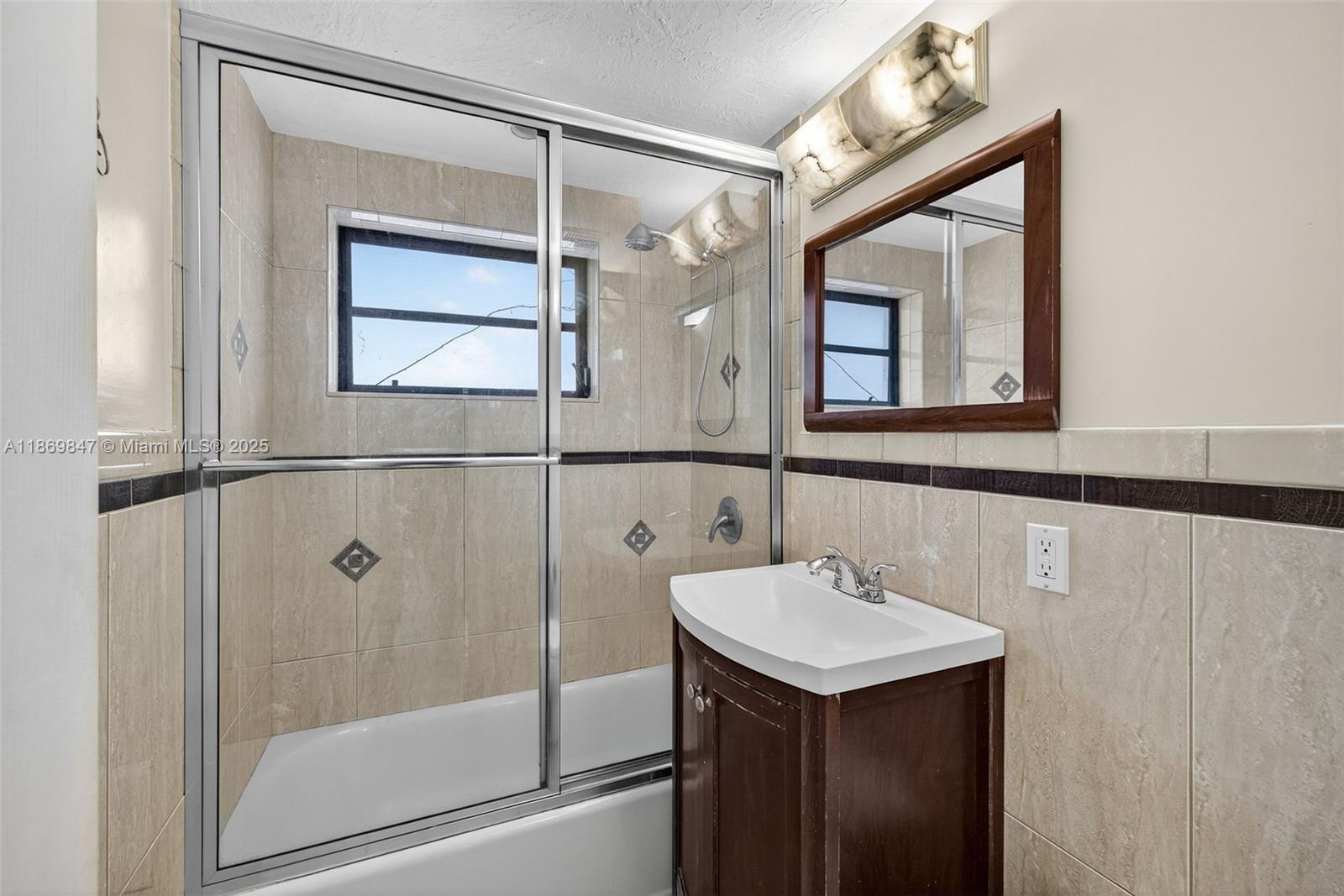 LAUDERDALE ISLES NO 2 - Residential Lease