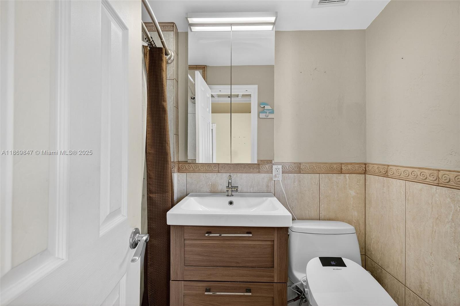 LAUDERDALE ISLES NO 2 - Residential Lease