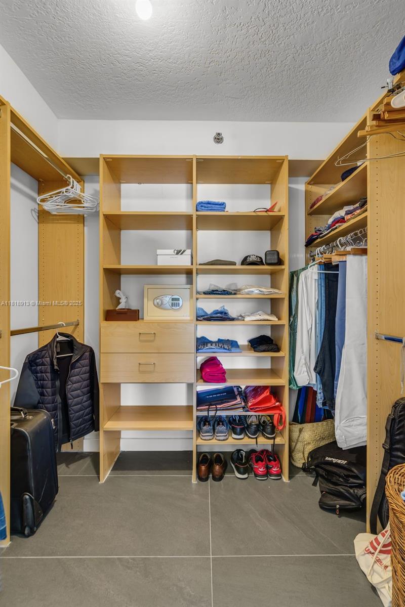 THE AMBASSADORS CONDO - Residential Lease