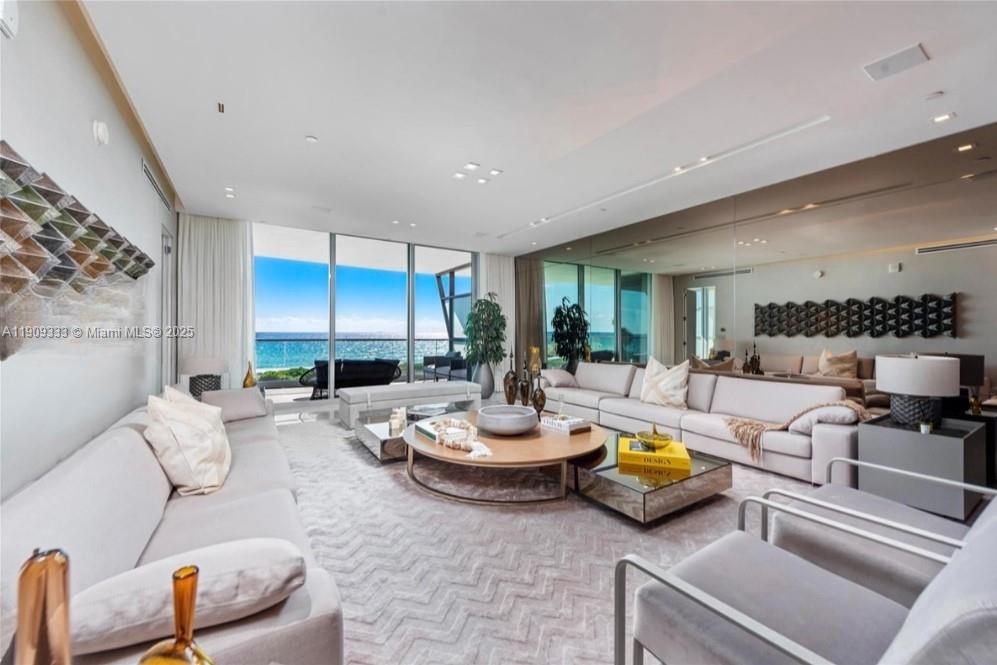 9349 Collins Ave 304