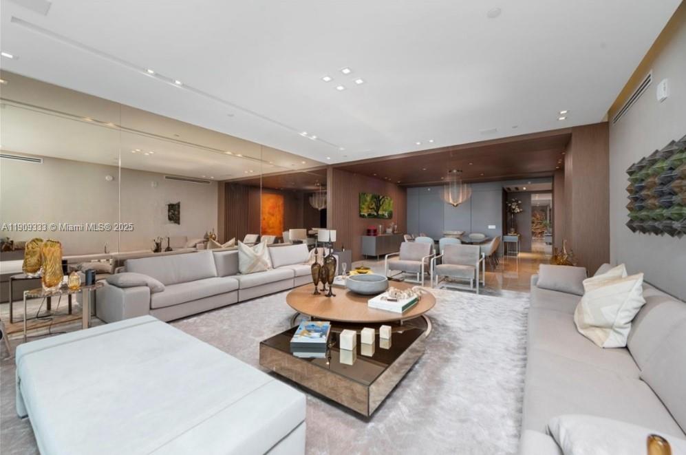 9349 Collins Ave 304