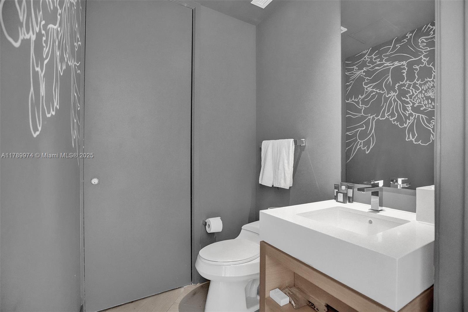 2201 COLLINS AVE CONDO - Residential
