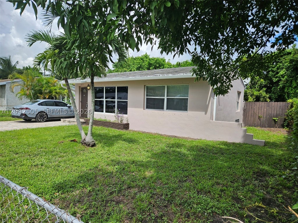 Photo of 2111 Wiley Ct #2111, Hollywood, FL 33020 (MLS # A12092505)